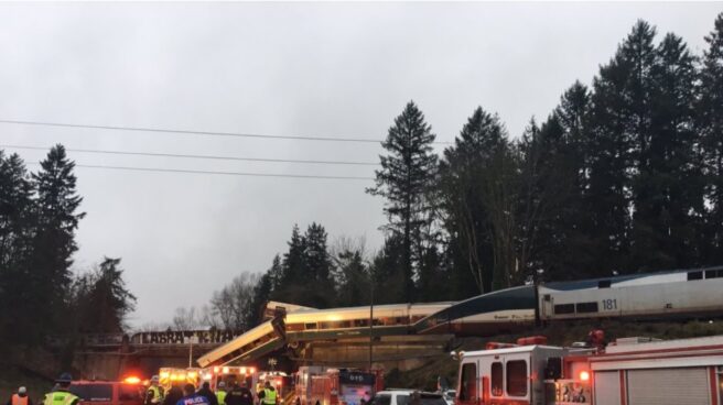 washington_tren Varios muertos en un accidente de tren en Estados Unidos.