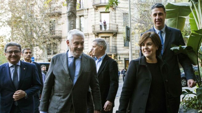 Santamaría promete un plan del Gobierno para relanzar la "marca Barcelona"