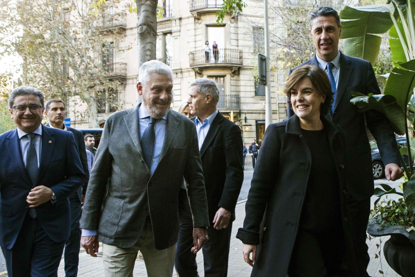 Santamaría promete un plan del Gobierno para relanzar la "marca Barcelona"