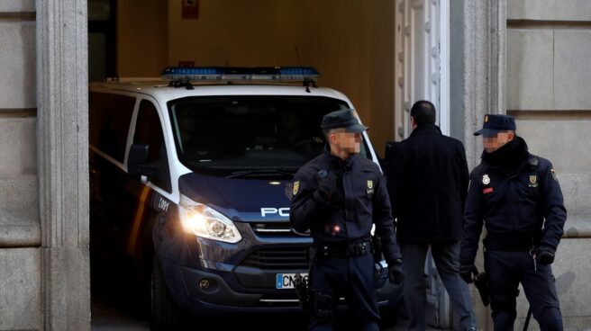 Miles de policías y guardias civiles piden en Barcelona equiparación salarial