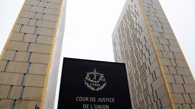 La UE multa con un millón de euros diarios a Polonia por su régimen disciplinario con los jueces Sede del Tribunal de Justicia de la Unión Europea en Luxemburgo.