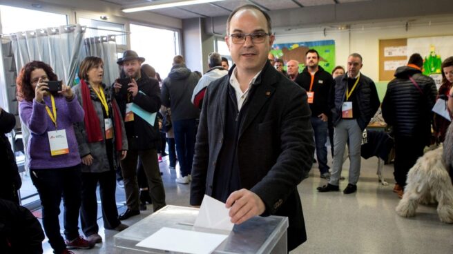 El ex conseller Jordi Turull vota en Parets del Vallés. El ex conseller Jordi Turull vota en Parets del Vallés.