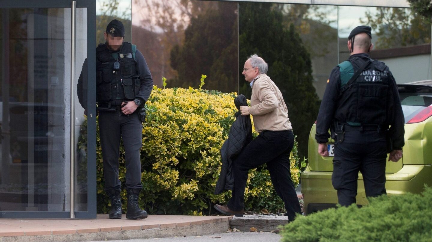 El director general de Unipost, Pau Raventós, entra en la sede de la compañía en Hospitalet.