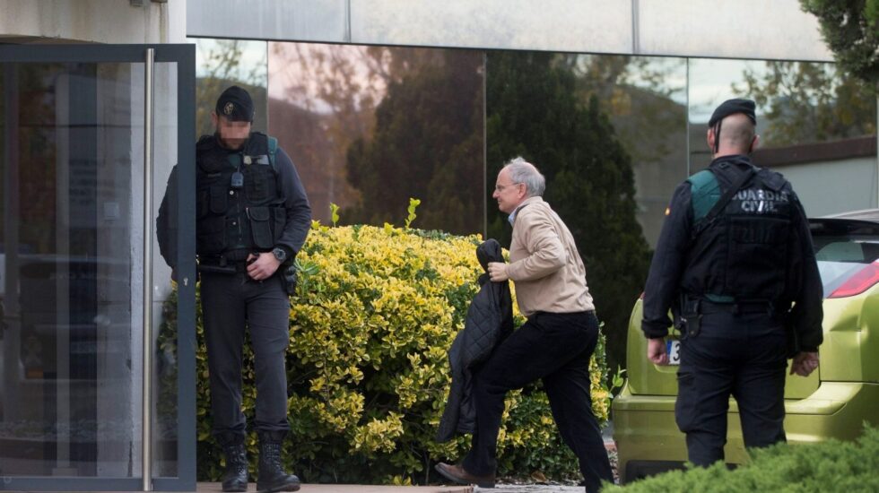 El director general de Unipost, Pau Raventós, entra en la sede de la compañía en Hospitalet.