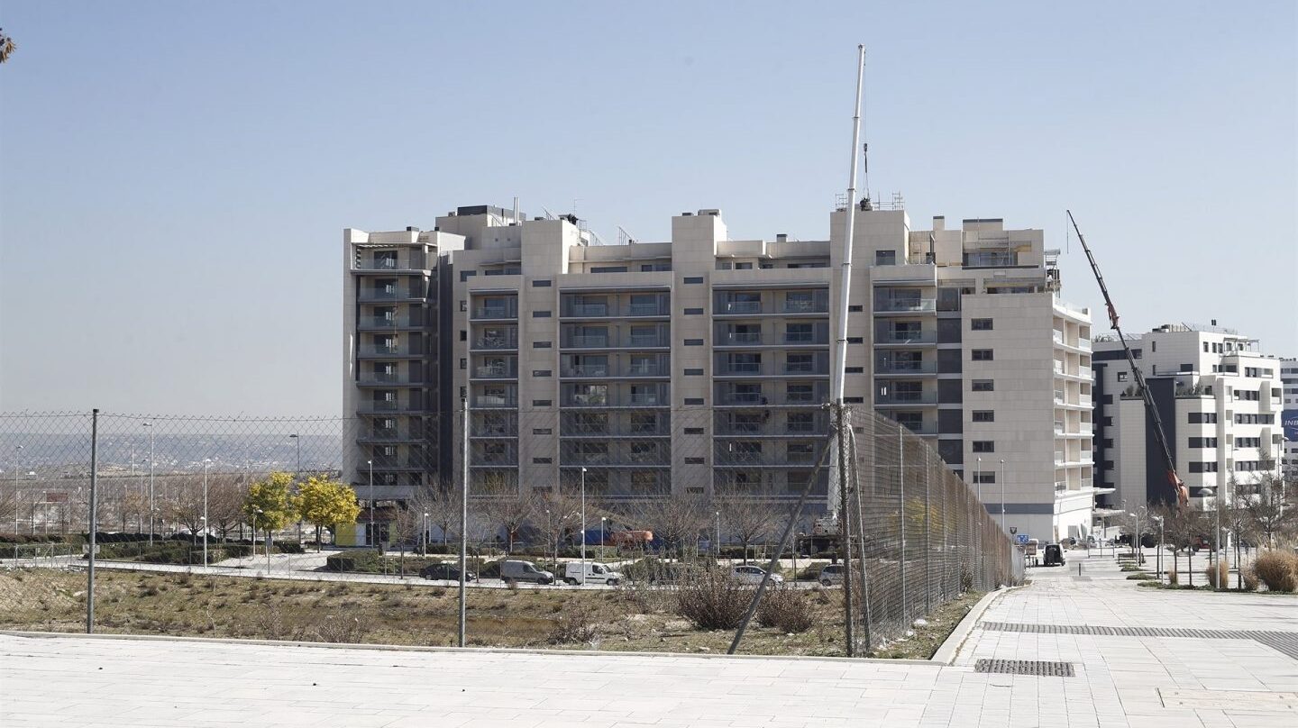 El precio de la vivienda libre se dispara un 6,7% en su mayor alza en una década