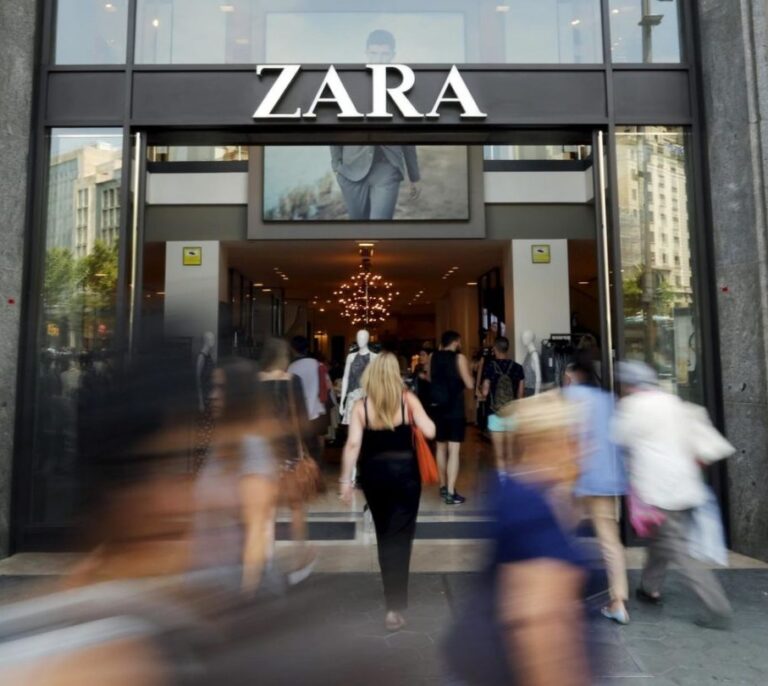 Inditex logra su mayor subida en bolsa en un año y evita el 'sorpasso' de Santander