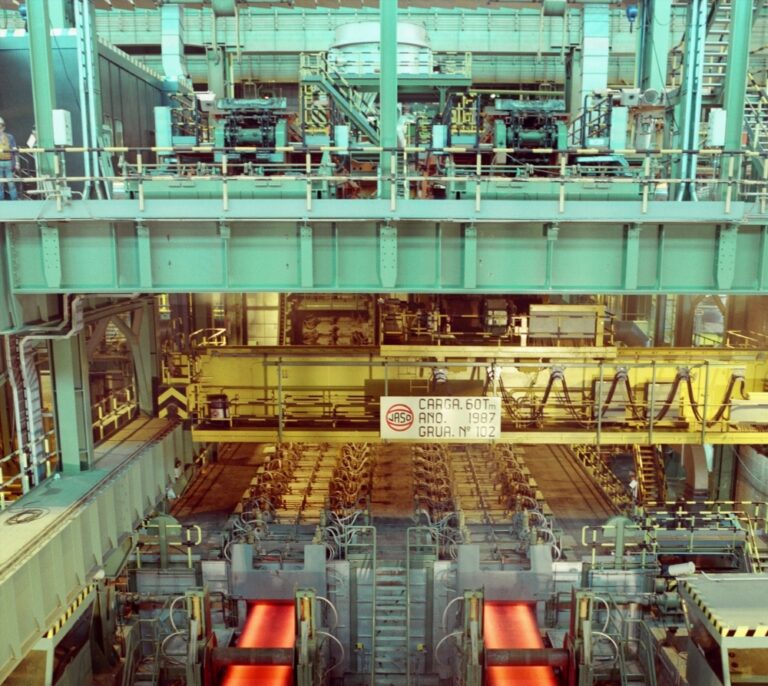 El Gobierno recorta al mínimo las ayudas a la industria que se cargan en el recibo de luz
