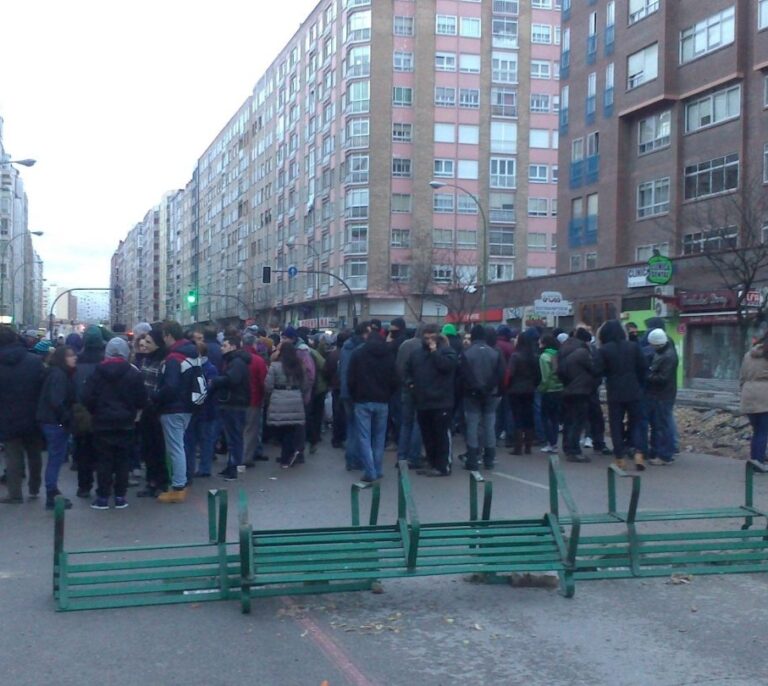 Condenan a cinco de los seis acusados por los disturbios de 2014 en Gamonal