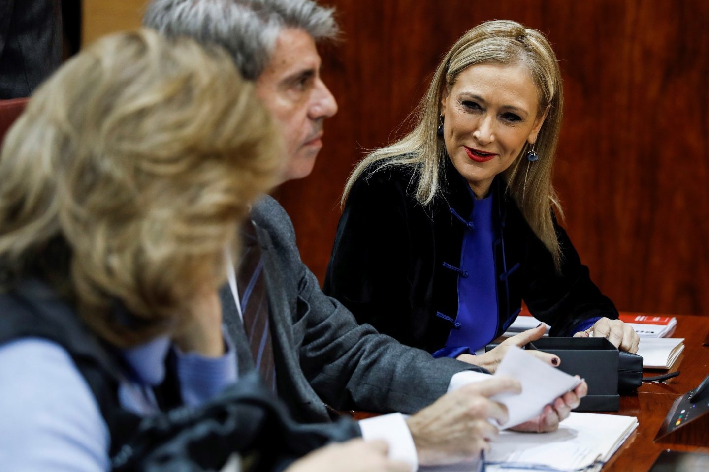 Cristina Cifuentes, junto a Ángel Garrido y Engracia Hidalgo en la Asamblea de Madrid.