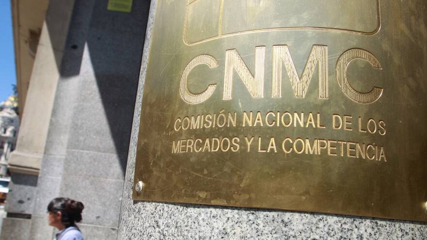 La CNMC investiga a las agencias de viajes de El Corte Inglés, Ávoris y Nautalia por posible reparto de licitaciones