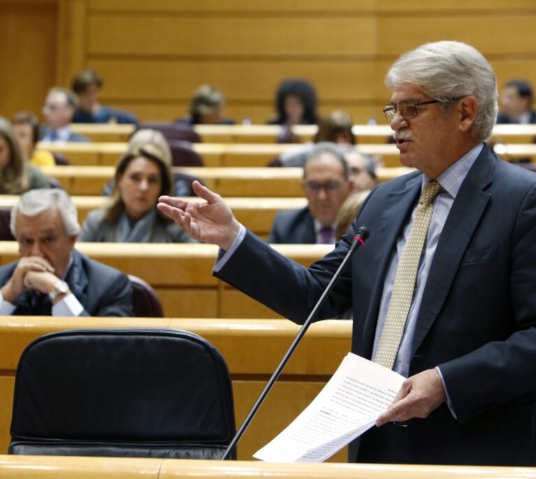 Exteriores despide a 33 trabajadores de las 'embajadas' de la Generalitat