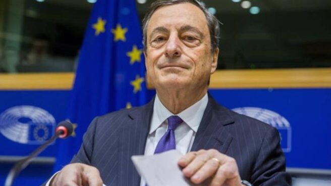Draghi sostiene que Europa está en el buen camino aunque muestra dudas sobre la inflación.