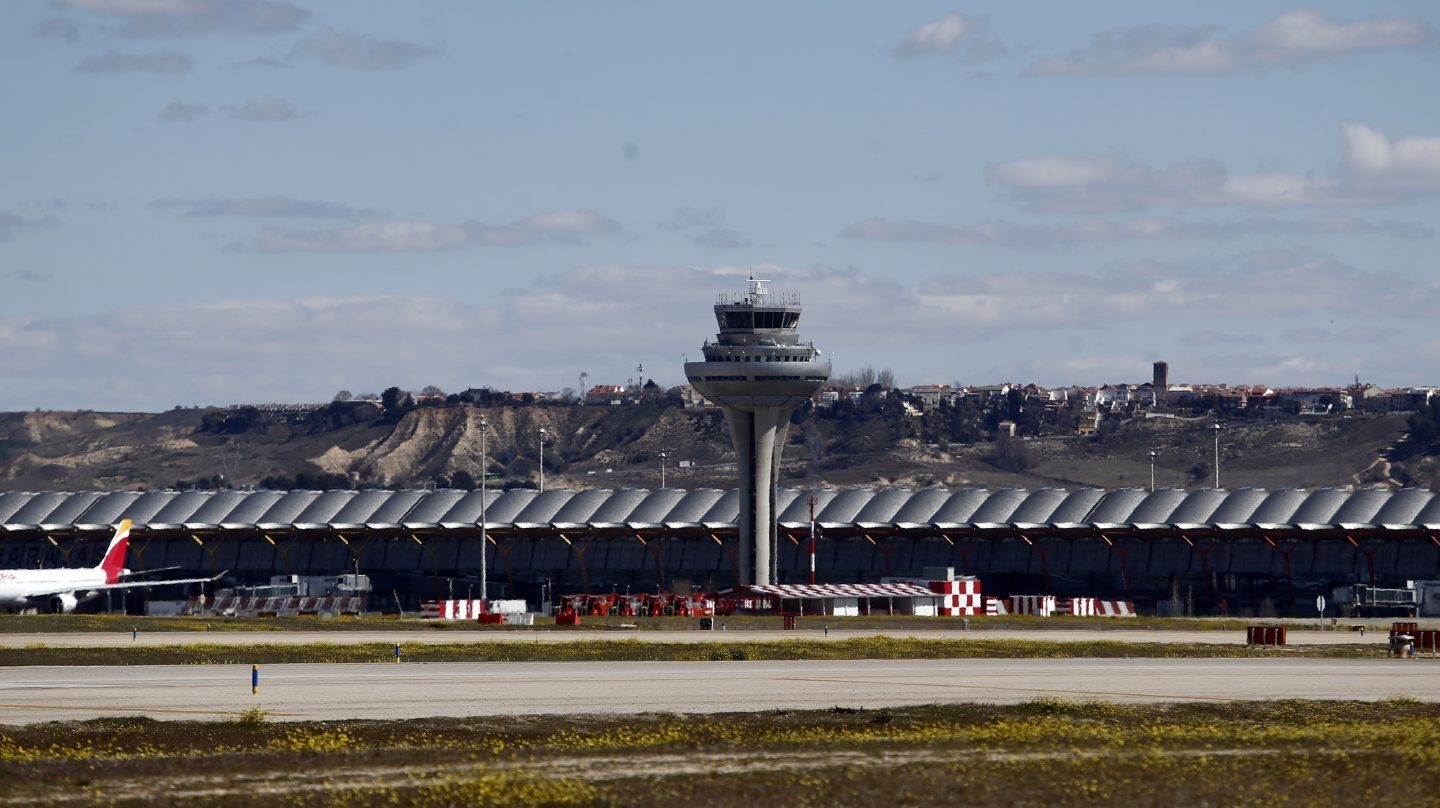Torre de control en la Terminal 4 del Aeropuerto de Madrid Barajas-Adolfo Suárez