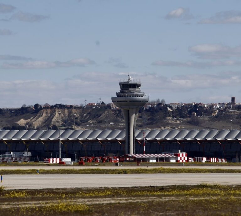 Los aeropuertos españoles logran un récord de 275 millones de pasajeros, un 4,4% más