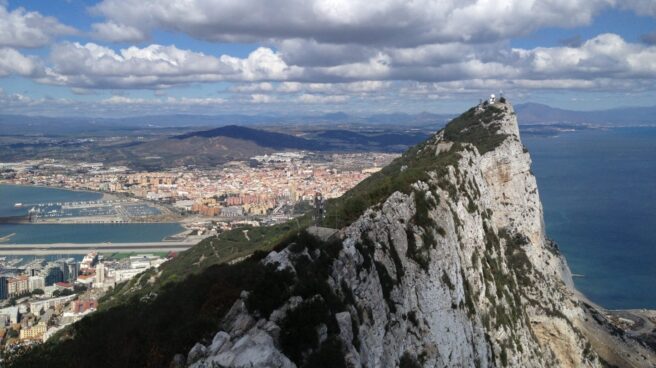 Gibraltar se convierte en un modelo en la adopción y regulación de criptodivisas Reino Unido necesita el permiso de España para incluir a Gibraltar en la fase de transición del Brexit.