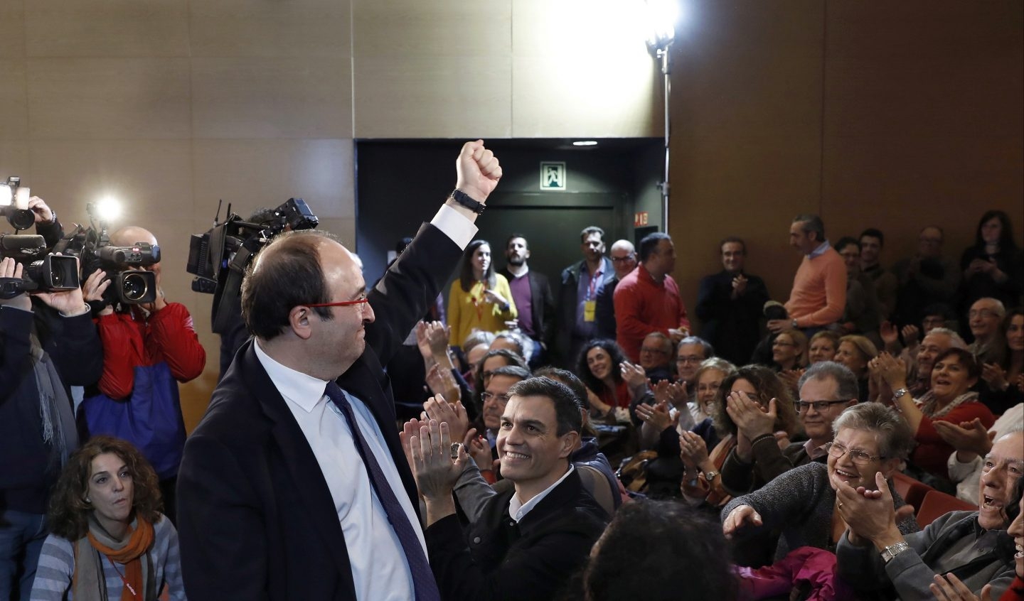 El candidato del PSC a la presidencia de la Generalitat, Miquel Iceta, acompañado del secretario general del PSOE, Pedro Sanchez.