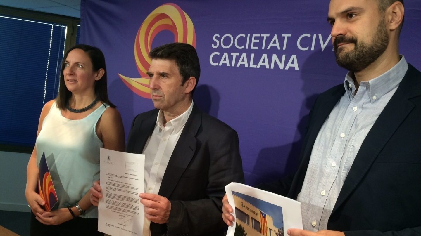 El diputado del PP catalán Juan Arza ha hecho pública su dimisión.
