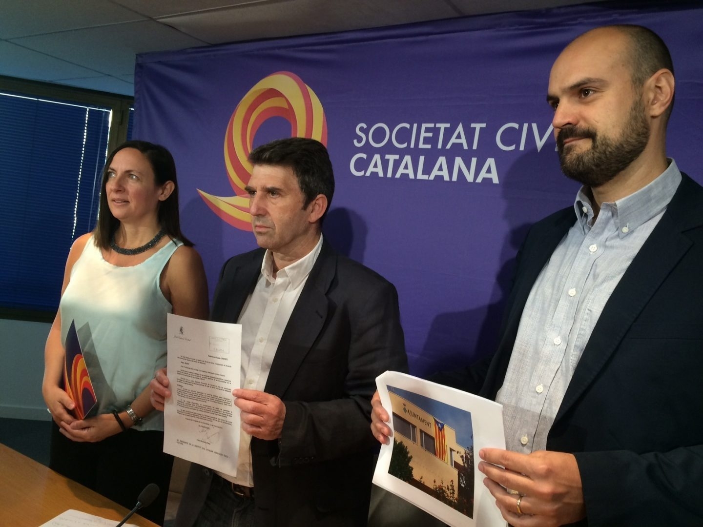 El diputado del PP catalán Juan Arza ha hecho pública su dimisión.