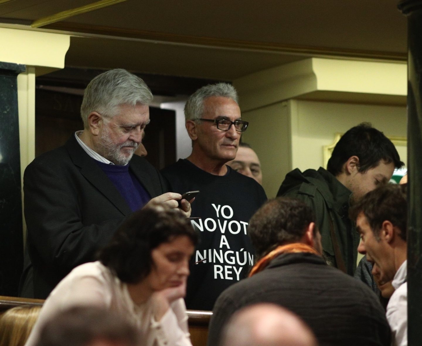 Manuel Monereo y Diego Cañamero, en la tribuna del Congreso de los Diputados.