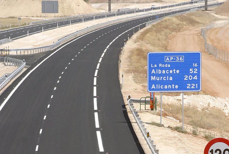 AP-36 entre Ocaña y La Roda, una de las autopistas de peaje quebradas en 2012.