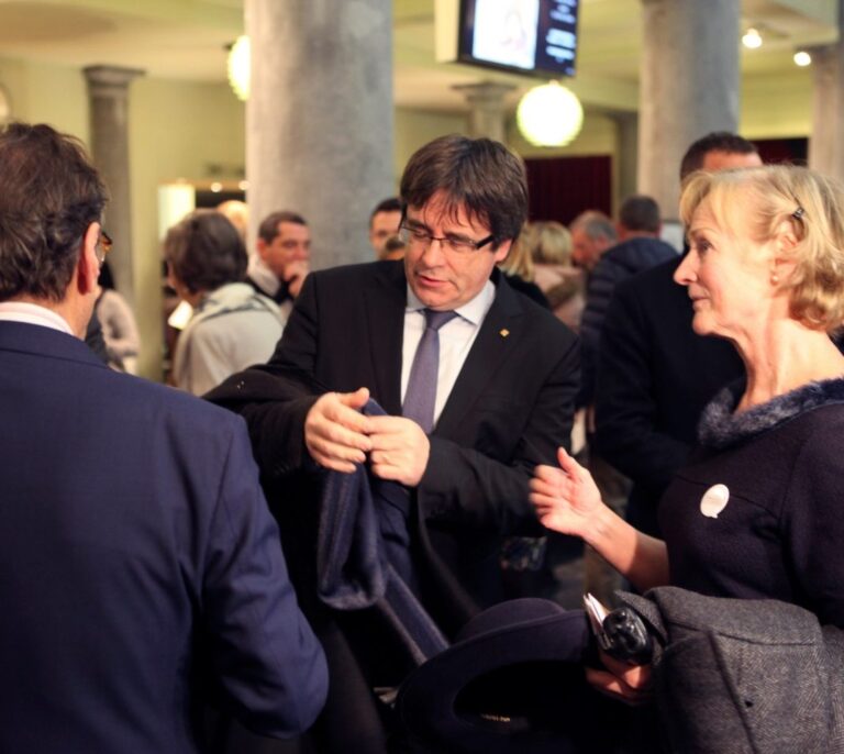 Junts per Catalunya anuncia que Puigdemont hará campaña por videoconferencia