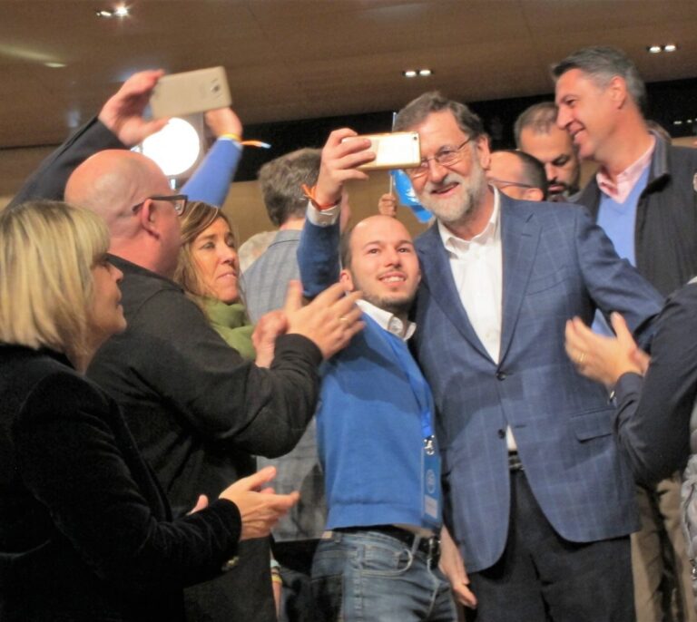 Rajoy hace bandera del 155 para reclamar el voto útil