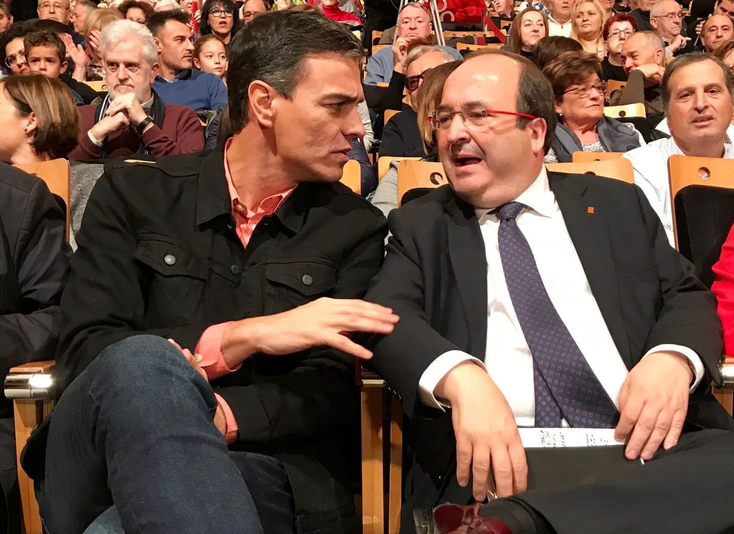 Pedro Sánchez y Miquel Iceta en un mitin del PSC en el Palacio de Congresos de Tarragona.