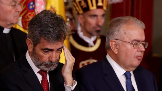 supremo-dia-consitucion El presidente del Tribunal Supremo y del Consejo General del Poder Judicial, Carlos Lesmes y el presidente del Tribunal Constitucional, Juan José González Rivas.