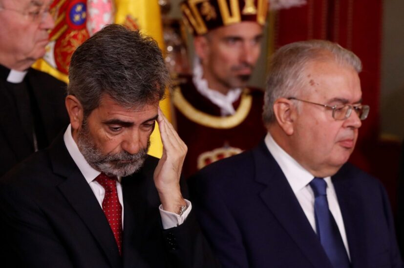 El presidente del Tribunal Supremo y del Consejo General del Poder Judicial, Carlos Lesmes y el presidente del Tribunal Constitucional, Juan José González Rivas.