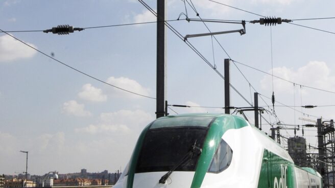 Tren de Adif, estacionado.