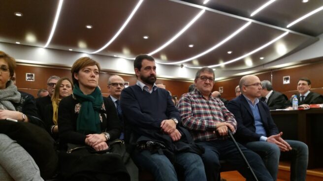Jon Iñaki Echaburu, Aitor Telleria y Alfredo De Miguel, esta mañana en el banquillo de los acusados al inicio del juicio. Jon Iñaki Echaburu, Aitor Telleria y Alfredo De Miguel, esta mañana en el banquillo de los acusados al inicio del juicio.