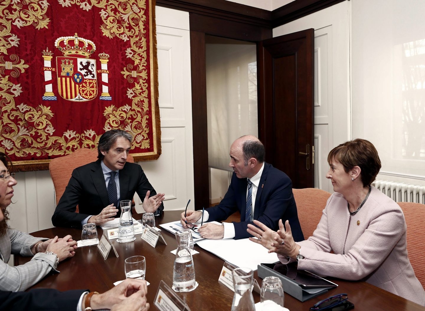 Fomento se decanta por conectar en Vitoria el AVE navarro y la 'Y' vasca