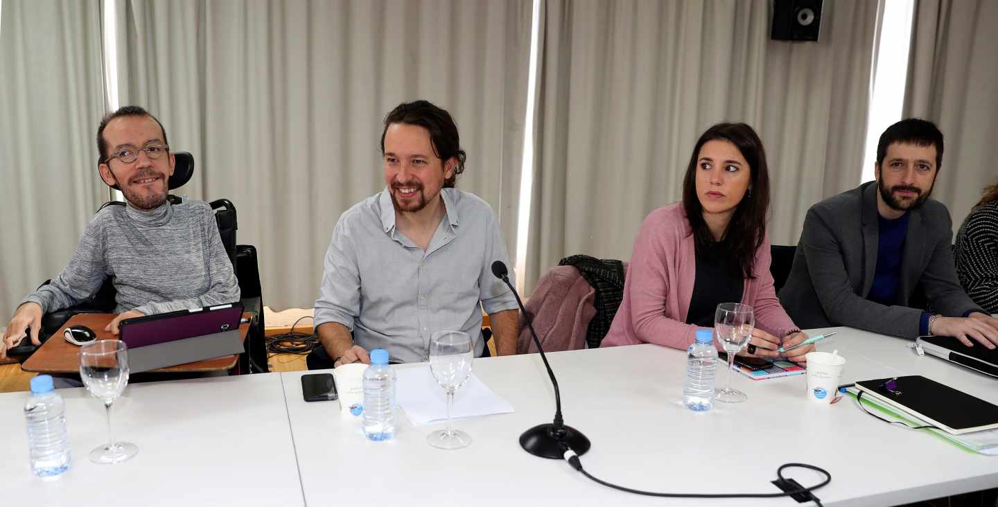 Pablo Echenique, Pablo Iglesias e Irene Montero.