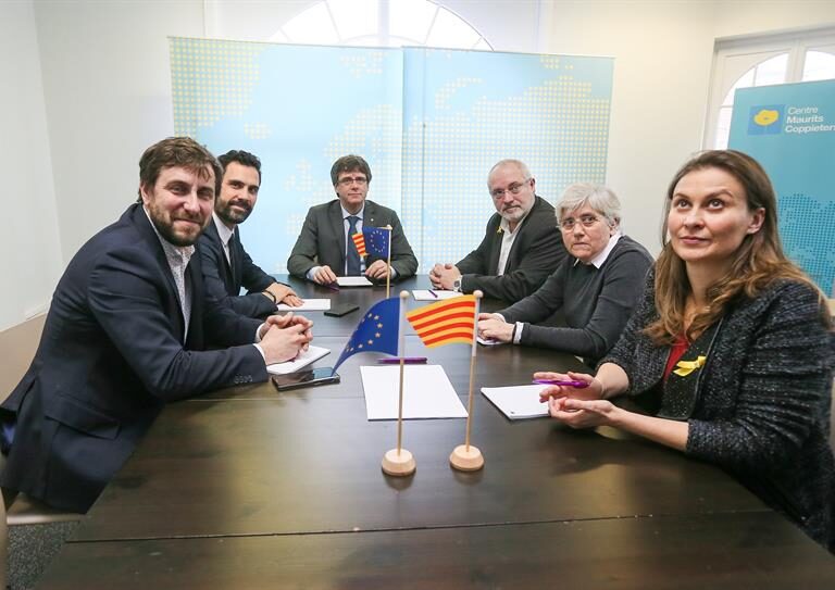 Bélgica deja en libertad sin fianza a Comín, Serret y Puig mientras resuelve la euroorden