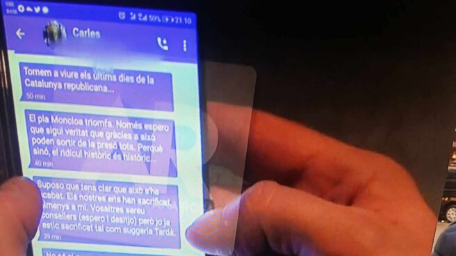 Sin noticias de la querella del ex 'conseller' Comín por los pantallazos a su móvil Imagen emitida en 'El Programa' de Ana Rosa (Telecinco) con los mensajes de Puigdemont a Comín.