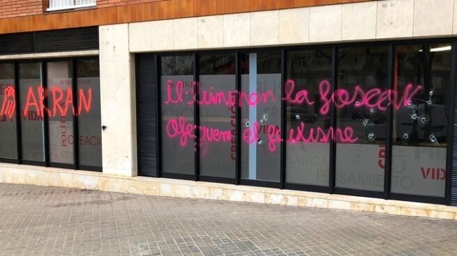 Ataque a la sede de Crónica Global en Barcelona.