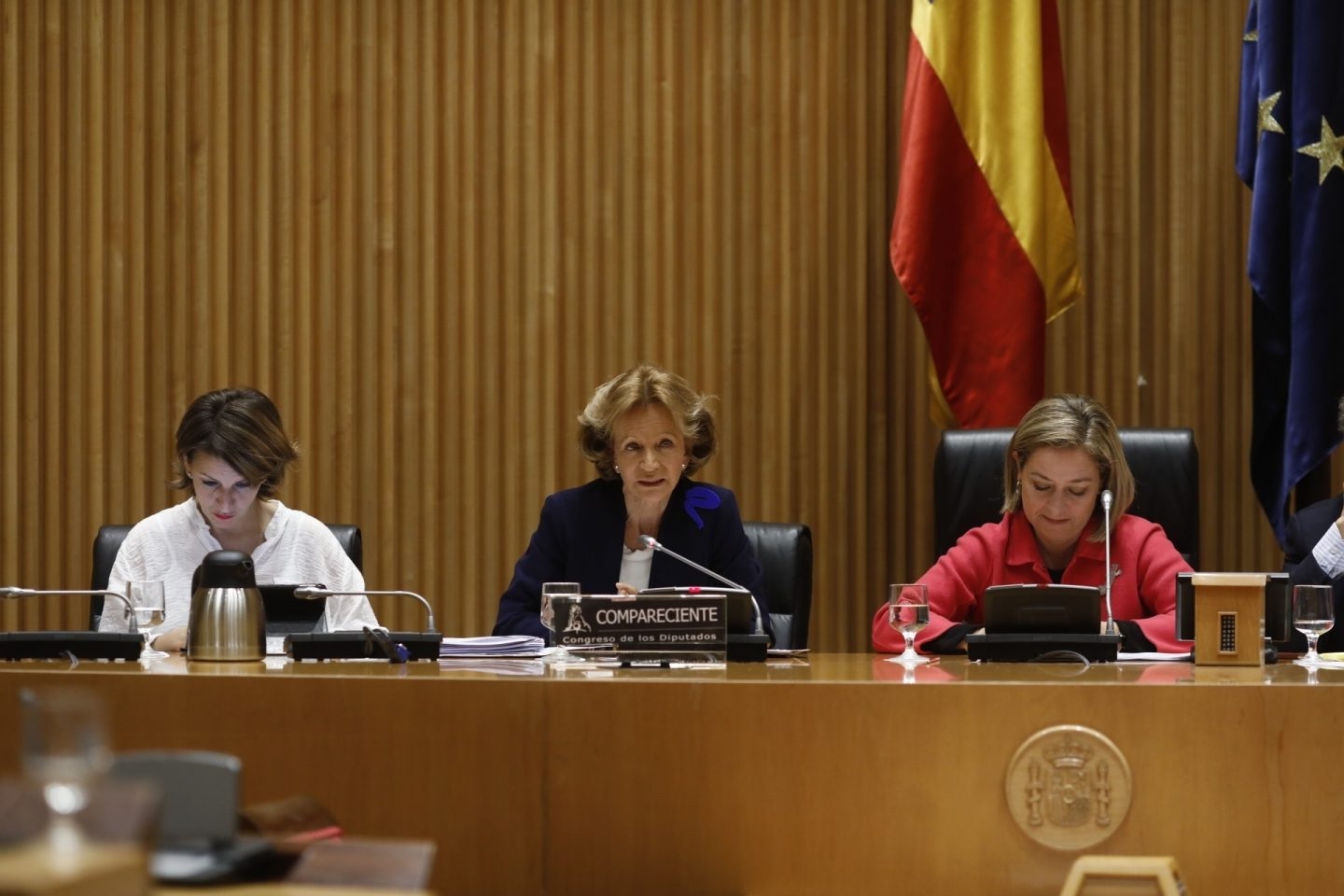 La ex ministra de Economía socialista, Elena Salgado, durante su intervención en la comisión del Congreso que investiga la crisis financiera.