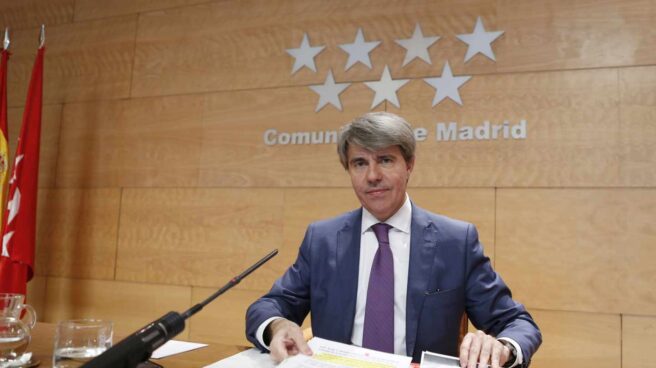 El consejero de Presidencia y presidente del Canal de Isabel II, Ángel Garrido, en una comparecencia pública.