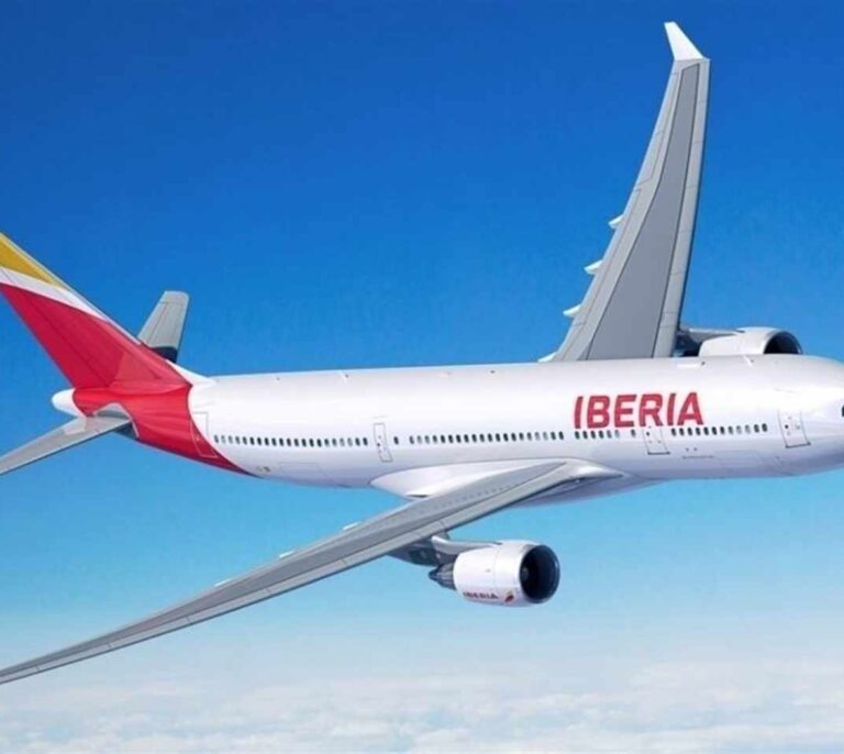Iberia se garantiza la paz con sus pilotos cuatro años pactando subidas de sueldo