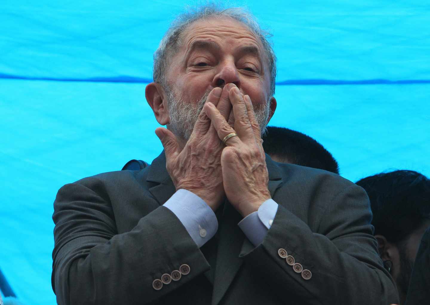 El ex presidente brasileño, Lula da Silva, en un mitin antes de conocerse la sentencia del tribunal de segunda instancia.