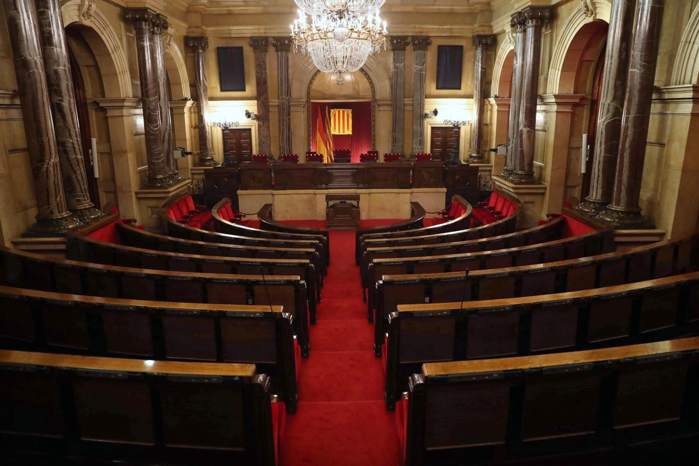 Hemiciclo vacío del Parlament de Cataluña.