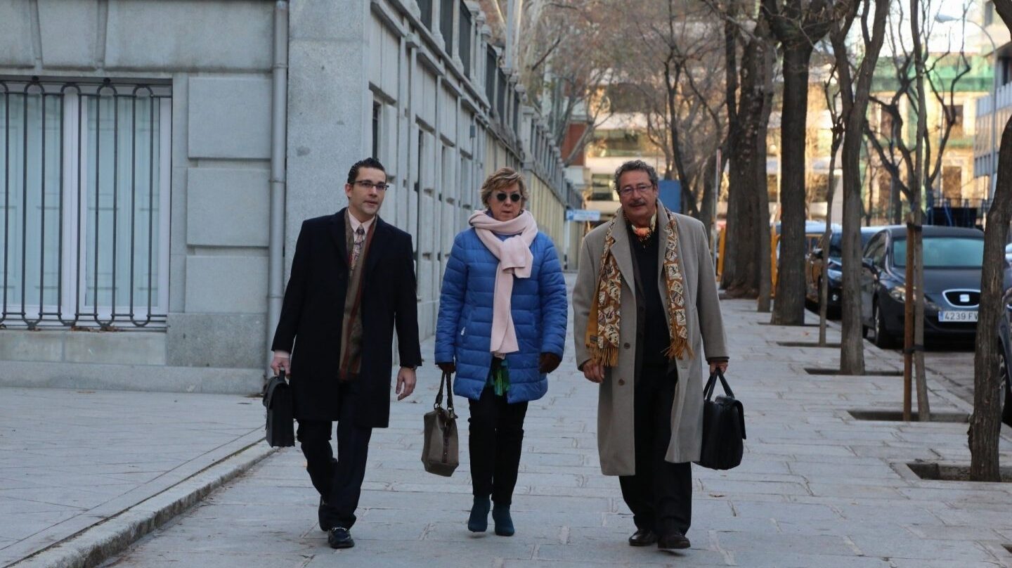La senadora Pilar Barreiro afirma que el contrato para mejorar reputación lo iba a pagar el PP