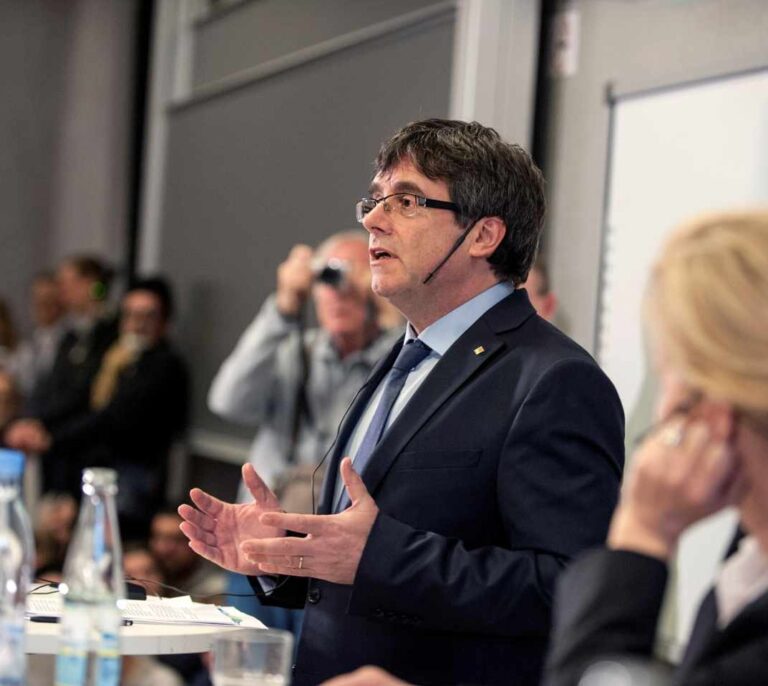 "Es una vergüenza que la Universidad de Copenhague invite a un fanático como Puigdemont"