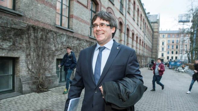Carles Puigdemont pasea por las calles de Copenhague. Carles Puigdemont pasea por las calles de Copenhague.