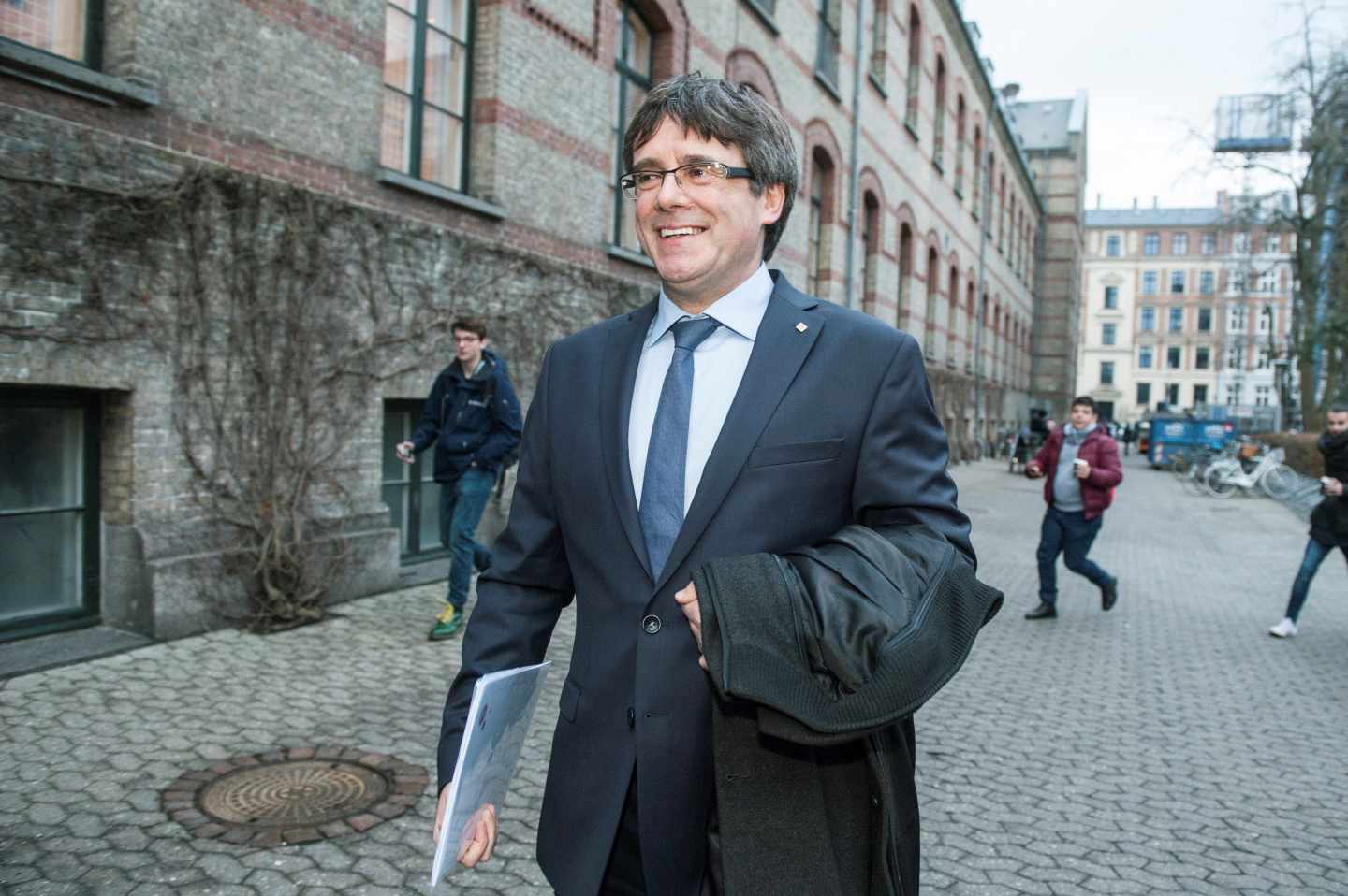 Carles Puigdemont pasea por las calles de Copenhague.