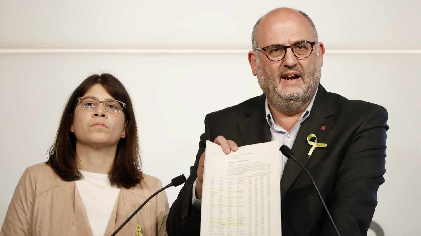 El portavoz de JxCat, Eduard Pujol, y la diputada Aurora Madaula, en Barcelona.
