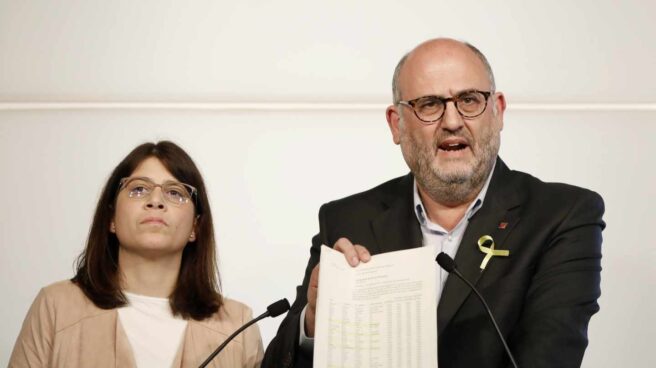 El portavoz de JxCat, Eduard Pujol, y la diputada Aurora Madaula, en Barcelona.