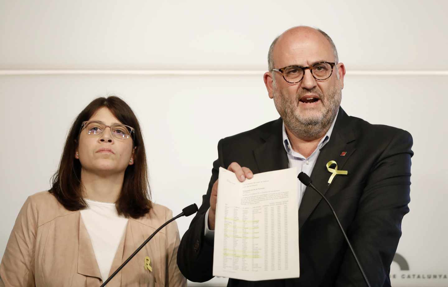 El portavoz de JxCat, Eduard Pujol, y la diputada Aurora Madaula, en Barcelona.