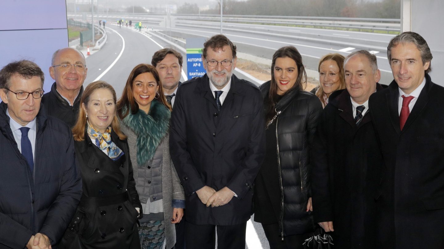 Rajoy , en Santiago de Compostela con Feijóo, Pastor y De la Serna.