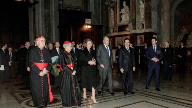 Los Reyes eméritos inauguran la iluminación de la Basílica de Santa María la Mayor